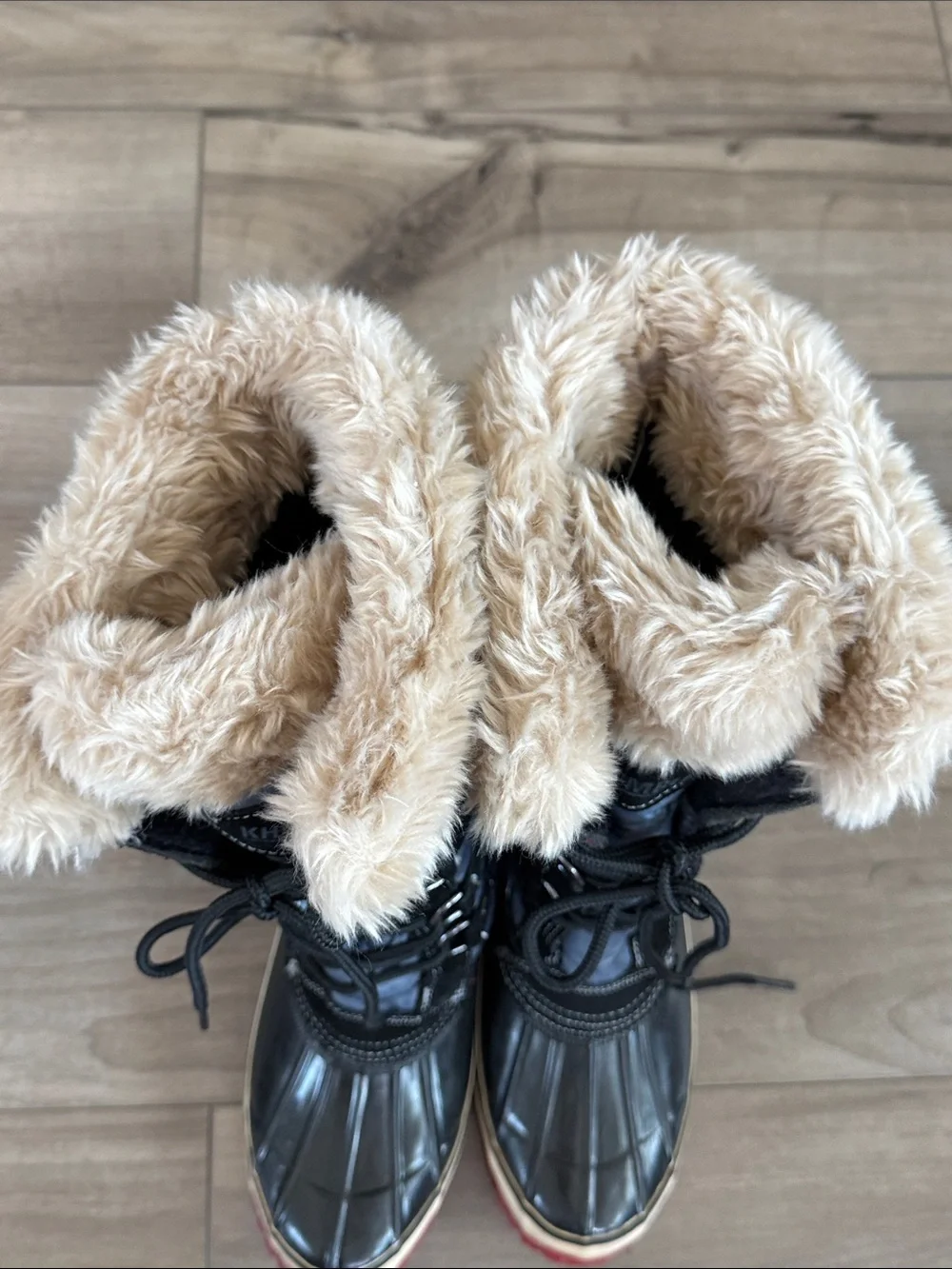 Khombu Navy Blue Winter Lace-Up Boots with Cream Faux Fur Collar